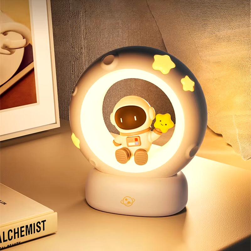 Luz de Noche Infantil de Panda y Astronauta – Portátil y Suave para Dormitorio