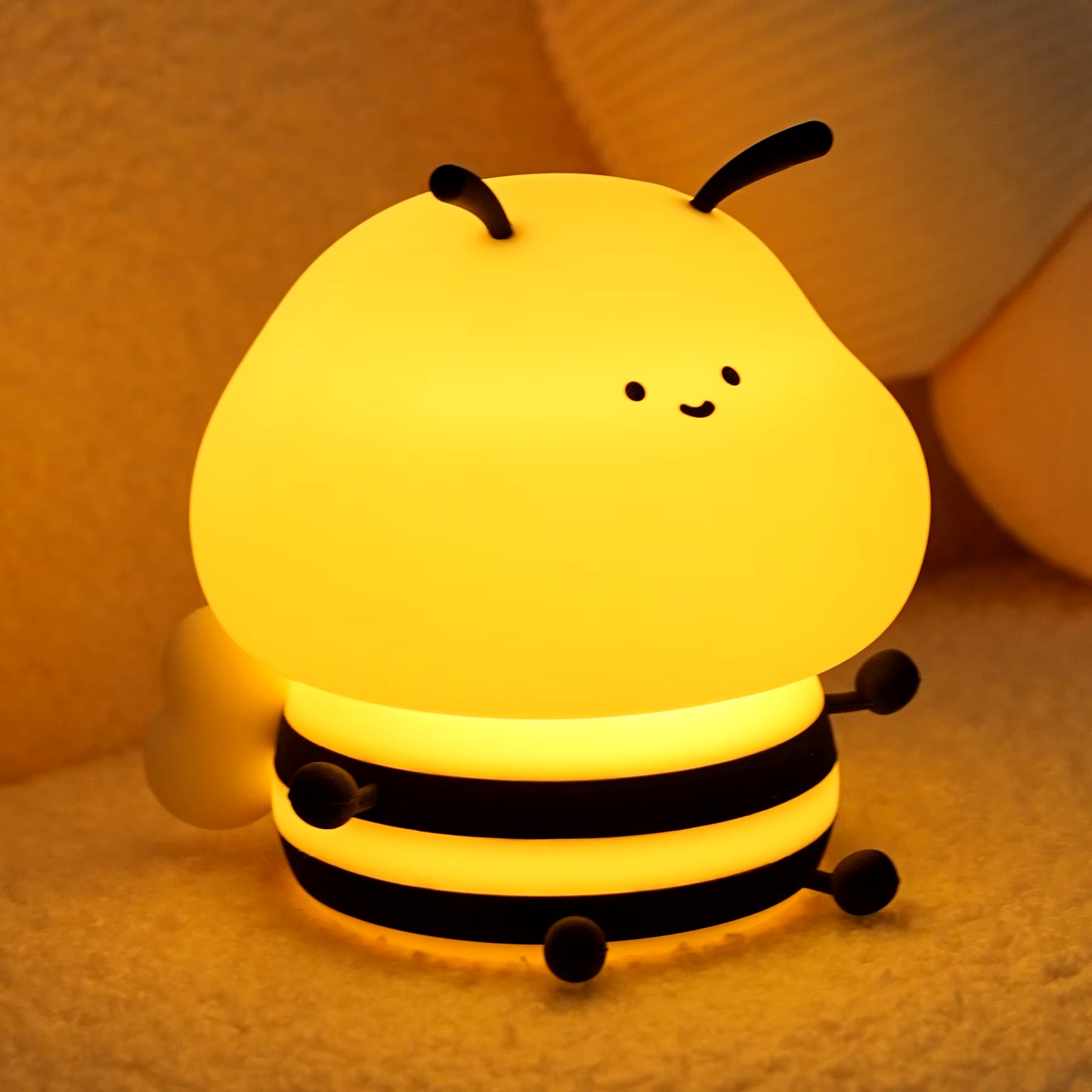 Luz de Noche Infantil Abeja – Portátil, Suave y Segura para Dormitorio