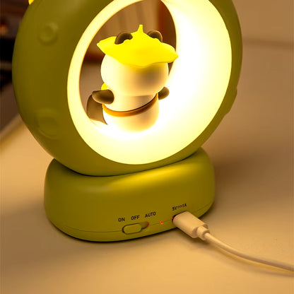 Luz de Noche Infantil de Panda y Astronauta – Portátil y Suave para Dormitorio