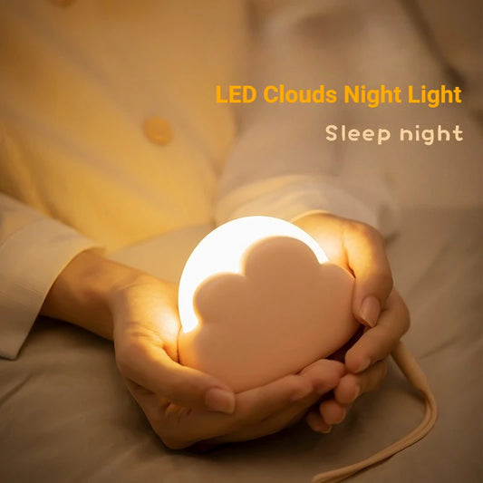 Lámpara Nocturna LED Nube – Mini, Inalámbrica y Recargable USB